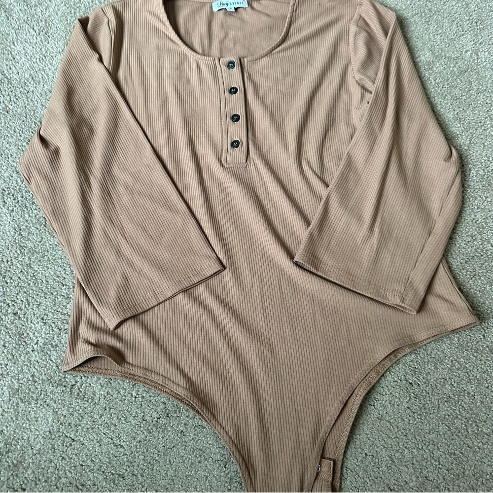 Avenue Ribbed Tan Buttoned Top - Picture 4 of 4